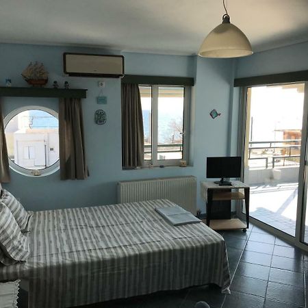 Ferienwohnung Tg Kalamata Beach Studio With Sea View Terrace Exterior foto