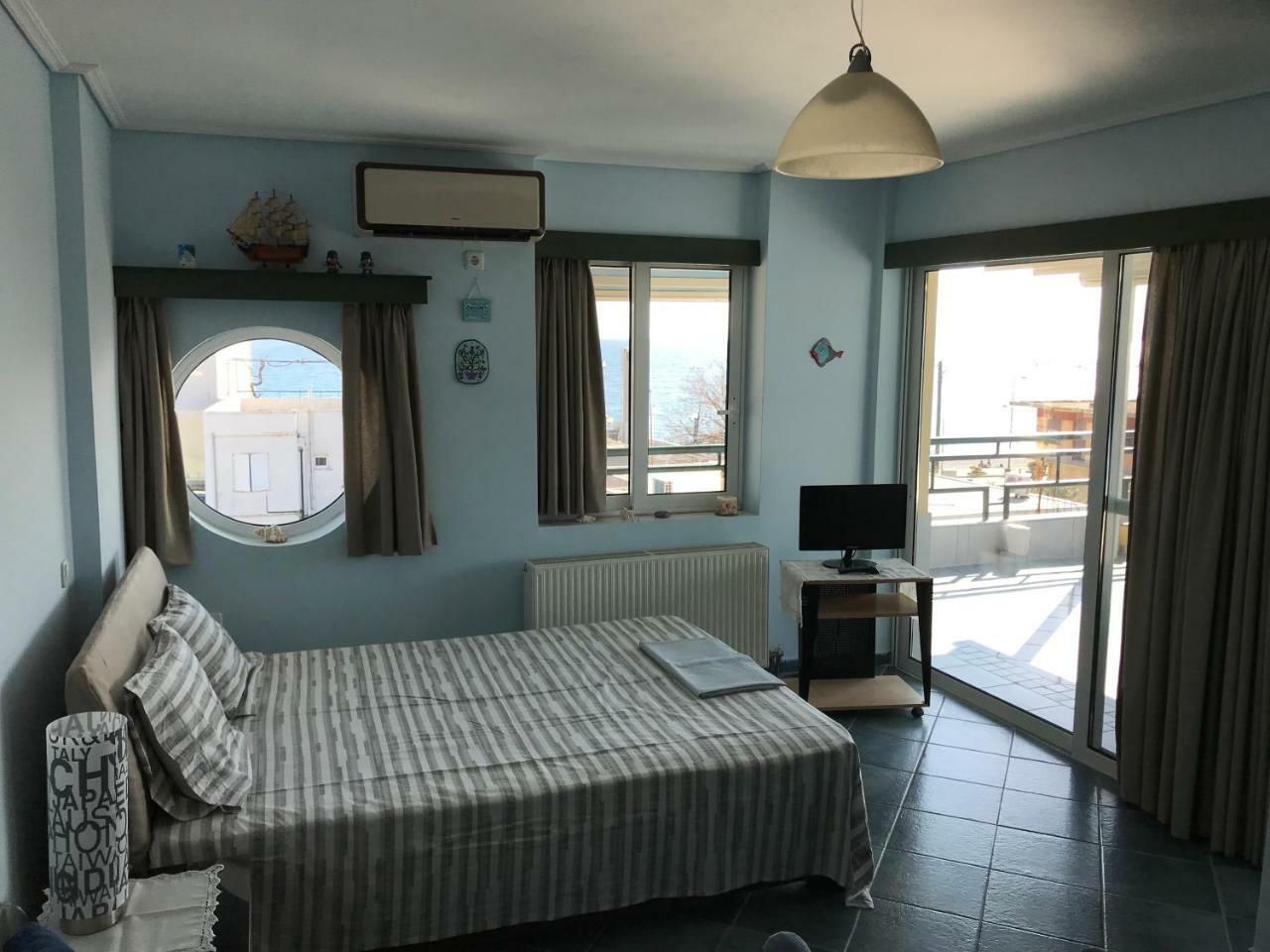 Ferienwohnung Tg Kalamata Beach Studio With Sea View Terrace Exterior foto