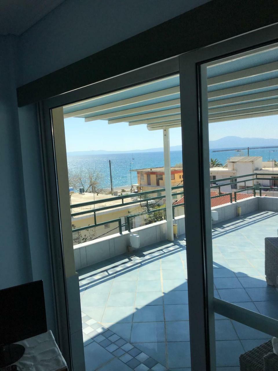 Ferienwohnung Tg Kalamata Beach Studio With Sea View Terrace Exterior foto